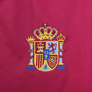 Camiseta hombre selección España temporada 2000 primera equipación roja cuello polo detalles amarillos retro calidad 1.1 premium Tienda Hincha Futbolero. España 2000, Camiseta España retro, Ropa España clásica, Camiseta Raul España, Calidad 1.1 España, Euro 2000 Jersey, Furia Roja Retro, Tienda Hincha Futbolero, Spain Retro Jersey 2000.
