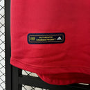 Camiseta hombre selección España temporada 2000 primera equipación roja cuello polo detalles amarillos retro calidad 1.1 premium Tienda Hincha Futbolero. España 2000, Camiseta España retro, Ropa España clásica, Camiseta Raul España, Calidad 1.1 España, Euro 2000 Jersey, Furia Roja Retro, Tienda Hincha Futbolero, Spain Retro Jersey 2000.