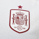 Camiseta hombre selección España temporada 2026 2027 segunda equipación manga larga versión jugador ajuste slim fit escudo termosellado calidad 1.1 oficial beige, España 2026, Camiseta España manga larga, España versión jugador, Selección Española 2027, Camiseta barata España, Calidad 1.1 España, Mundial 2026, Tienda Hincha Futbolero, Spain Away Long Sleeve Player.