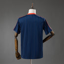 Camiseta de España 2026 2027 edición especial Terrace Icons para hombre azul marino de colección oficial vintage de la selección española Tienda Hincha Futbolero, Camiseta España 2026, Jersey España Terrace Icons, Camiseta azul marino de España 2027, Camiseta de España original hombre, Comprar camiseta de colección de España, Calidad premium España azul marino, Camiseta fútbol retro, Ropa urbana blockecore, Jersey de colección La Roja