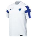Camiseta de la selección de Finlandia primera equipación temporada 2026 2027 para hombre color blanco de Tienda Hincha Futbolero, Camiseta Finlandia fútbol, Primera equipación Finlandia 2026, Camiseta de Finlandia hombre 2027, Ropa oficial de Finlandia original, Comprar jersey blanco de Finlandia, Calidad premium Finlandia hombre, Ropa de fútbol premium blanca, Jersey oficial Finlandia UEFA, Camiseta blanca Finlandia blockecore.