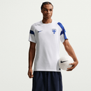 Camiseta de la selección de Finlandia primera equipación temporada 2026 2027 para hombre color blanco de Tienda Hincha Futbolero, Camiseta Finlandia fútbol, Primera equipación Finlandia 2026, Camiseta de Finlandia hombre 2027, Ropa oficial de Finlandia original, Comprar jersey blanco de Finlandia, Calidad premium Finlandia hombre, Ropa de fútbol premium blanca, Jersey oficial Finlandia UEFA, Camiseta blanca Finlandia blockecore.