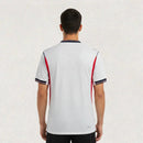 Camiseta Inglaterra primera equipación 2026 2027 hombre blanca versión hincha calidad 1.1 premium Tienda Hincha Futbolero England Home Jersey, Camiseta Inglaterra 2026, England Home Jersey, Camiseta blanca Inglaterra, Equipación Inglaterra hombre, Comprar jersey Inglaterra 2026, Calidad 1.1 premium, FA oficial, Jersey mundial 2026, Ropa de fútbol Inglaterra.
