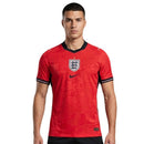 Camiseta hombre Selección Inglaterra temporada 2026 2027 oficial versión jugador roja técnica transpirable Three Lions mundial.