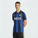 Inter de Milán 2001 retro, Camiseta Inter 2002, Jersey Inter Milan vintage, Inter 01/02 Pirelli, Camiseta Ronaldo Inter retro, Ropa clásica fútbol italiano, Regalo coleccionista Interista, Camiseta azul y negra Inter, Tienda Hincha Futbolero.