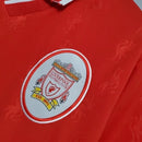 Tienda Hincha Futbolero, Liverpool 1996/97, Camiseta Liverpool Retro, Liverpool primera equipación, Camisetas fútbol clásicas, Ropa retro Liverpool FC, Camiseta fútbol vintage, Colección Reds, Historia Liverpool FC, Camisetas de colección, Estilo retro fútbol, Anfield Legends, Camiseta 96/97.