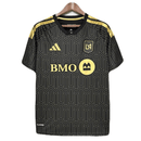 Camiseta hombre Los Angeles Galaxy temporada 2026 2027 primera equipación color negra con detalles en dorado calidad 1.1 oficial, LA Galaxy 2026, Camiseta LA Galaxy negra, MLS 2026, Camiseta Los Angeles Galaxy oro, Ropa MLS barata, Calidad 1.1 LA Galaxy, Galácticos MLS, Tienda Hincha Futbolero, LA Galaxy Home Jersey.