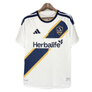 Camiseta hombre Los Angeles Galaxy temporada 2026 2027 segunda equipación blanca detalles en azul y dorado calidad 1.1 oficial, LA Galaxy 2026, Camiseta LA Galaxy blanca, MLS 2026, Camiseta Los Angeles Galaxy, Ropa MLS barata, Calidad 1.1 LA Galaxy, Galácticos MLS, Tienda Hincha Futbolero, LA Galaxy Away Jersey.