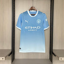 Camiseta Manchester City primera equipación 2026 2027 hombre azul celeste versión hincha calidad 1.1 oficial Tienda Hincha Futbolero Manchester City Home Jersey, Camiseta Manchester City 2026, Man City Home Jersey, Camiseta celeste Manchester, Equipación Man City hombre, Comprar jersey Manchester City 2026, Calidad 1.1 premium, Premier League oficial, Jersey Haaland 2027, Ropa de fútbol Inglaterra.