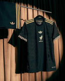 Camiseta hombre Selección México edición especial de oro temporada 2025 2026 negra y oro detalles dorados cultura azteca calidad 1.1 oficial, México 2025, Camiseta México negra oro, México edición especial 25/26, Camiseta de oro México, Camiseta barata México, Calidad 1.1 México, Copa del Mundo 2026, Tienda Hincha Futbolero, Orgullo Azteca, Bloke Core Lujo.
