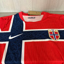 Camiseta de Noruega 2026 2027 primera equipación versión jugador roja jersey auténtico match fit Tienda Hincha Futbolero selección de Noruega Haaland Ødegaard, Camiseta Noruega versión jugador, Jersey Noruega 2026 auténtica, Camiseta Noruega primera equipación 2027, Camiseta Noruega original match fit, Comprar equipación oficial Noruega, Calidad jugador premium, Camiseta fútbol Noruega Haaland, Jersey de Noruega Ødegaard, Camiseta roja Noruega