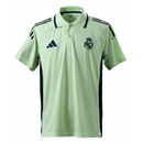 Polo hombre Real Madrid temporada 2025 2026 oficial verde claro camiseta de paseo técnica transpirable elegante fútbol madridista Bernabéu.