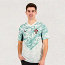 Portugal 2027, Camiseta Portugal visitante, Jersey Portugal 26/27, Ropa oficial Portugal, Camiseta blanca fútbol, Portugal away kit, Regalo fútbol hombre, Calidad 1.1 Portugal, Comprar camiseta barata, Tienda Hincha Futbolero.