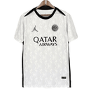 Camiseta hombre Paris Saint-Germain x Jordan temporada 2026 2027 color gris logotipos bordados calidad 1.1 oficial, PSG 2026, Camiseta PSG Jordan, PSG gris 2027, Camiseta Jordan fútbol, Ropa PSG barata, Calidad 1.1 PSG, Streetwear París, Tienda Hincha Futbolero, PSG x Jordan Grey Jersey.