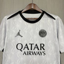 Camiseta hombre Paris Saint-Germain x Jordan temporada 2026 2027 color gris logotipos bordados calidad 1.1 oficial, PSG 2026, Camiseta PSG Jordan, PSG gris 2027, Camiseta Jordan fútbol, Ropa PSG barata, Calidad 1.1 PSG, Streetwear París, Tienda Hincha Futbolero, PSG x Jordan Grey Jersey.