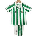 Conjunto infantil retro Real Betis 1995 1997 primera equipación verdiblanca calidad 1.1 premium época Alfonso Pérez oficial, Real Betis infantil retro, Conjunto niño Betis 1995 verdiblanco, Ropa Real Betis niños retro, Equipación Betis junior 95/97, Calidad 1.1 infantil, Tienda Hincha Futbolero, Regalo niño Betis fútbol, Camiseta rayas verdes y blancas niño, Betis Kids Retro 1995 Alfonso.
