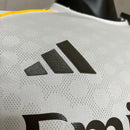 Camiseta hombre Real Madrid temporada 2025 2026 primera equipación blanca versión jugador auténtica tejido técnico transpirable calidad 1.1 oficial, Real Madrid 2025, Camiseta Real Madrid jugador, Real Madrid blanca Authentic, Camiseta titular Madrid 25/26, Camiseta barata Real Madrid, Calidad 1.1 Real Madrid, Versión Jugador Premium, Tienda Hincha Futbolero, Hala Madrid Style.