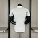 Camiseta hombre Real Madrid temporada 2025 2026 primera equipación blanca versión jugador auténtica tejido técnico transpirable calidad 1.1 oficial, Real Madrid 2025, Camiseta Real Madrid jugador, Real Madrid blanca Authentic, Camiseta titular Madrid 25/26, Camiseta barata Real Madrid, Calidad 1.1 Real Madrid, Versión Jugador Premium, Tienda Hincha Futbolero, Hala Madrid Style.