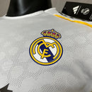 Camiseta hombre Real Madrid temporada 2025 2026 primera equipación blanca versión jugador auténtica tejido técnico transpirable calidad 1.1 oficial, Real Madrid 2025, Camiseta Real Madrid jugador, Real Madrid blanca Authentic, Camiseta titular Madrid 25/26, Camiseta barata Real Madrid, Calidad 1.1 Real Madrid, Versión Jugador Premium, Tienda Hincha Futbolero, Hala Madrid Style.