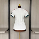 Camiseta mujer Real Madrid temporada 2026 2027 primera equipación blanca calidad 1.1 premium corte entallado Tienda Hincha Futbolero. Real Madrid 2026, Real Madrid 2027, Camiseta Real Madrid mujer, Ropa Real Madrid femenina, Camiseta Madrid blanca mujer, Calidad 1.1 Real Madrid, Madridista Femenina, Tienda Hincha Futbolero, Real Madrid Women Jersey 26/27.