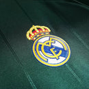 Camiseta retro hombre Real Madrid segunda equipación verde manga larga temporada 2012 2013 calidad 1.1 oficial, Real Madrid 2012, Camiseta Madrid verde, Camiseta retro Madrid, Camiseta Cristiano Ronaldo 2012, Calidad 1.1 Madridista, Tienda Hincha Futbolero, Santiago Bernabéu, Bloke Core retro, Camiseta verde fútbol antigua, Regalo fútbol vintage España, Real Madrid manga larga.