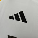 Camiseta hombre Real Madrid temporada 2025 2026 primera equipación blanca con parche oficial de La Liga bordado calidad 1.1 oficial, Real Madrid 2025, Camiseta Real Madrid parche La Liga, Real Madrid 25/26 blanca, Camiseta barata Real Madrid, Calidad 1.1 Real Madrid, La Liga 2026, Tienda Hincha Futbolero, Hala Madrid, Camiseta oficial Madrid.
