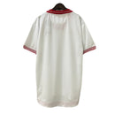 Camiseta oficial del Sevilla FC retro temporada 2012 2013 blanca y roja para hombre de Tienda Hincha Futbolero, Camiseta Sevilla retro, Sevilla 12/13, Ropa Sevilla vintage, Comprar camiseta Sevilla antigua, Sevilla FC historia, Nervión, Camisetas fútbol retro, Retro Sevilla 2012, Colección Sevilla.