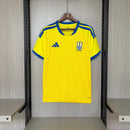 Ucrania 2026, Camiseta Ucrania local, Selección Ucraniana 26/27, Ropa Ucrania oficial, Camiseta fútbol amarilla, Calidad 1.1 Ucrania, Nueva colección 2026, Regalo fútbol hombre, Tienda Hincha Futbolero, UAF.