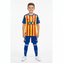 Conjunto infantil tercera equipación Valencia CF camiseta naranja y pantalón azul temporada 2025 2026 calidad 1.1 oficial,Valencia infantil 2025, Conjunto niño Valencia naranja, Ropa Valencia CF niños entrenamiento, Equipación Valencia junior 25/26 naranja, Calidad 1.1 infantil, Tienda Hincha Futbolero, Regalo niño Valencia fútbol, Camiseta naranja Valencia niño, Valencia Kids Third Kit.
