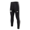 Nuevo Chándal oficial Alemania 26/27 – Chaqueta blanca y pantalón negro – Alemania, Die Mannschaft, 26/27, Chándal, Conjunto de entrenamiento, Blanco, Negro, DFB, Ropa deportiva, Fútbol, Tienda Hincha Futbolero, Exclusivo