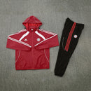 Chándal hombre Bayern Munich temporada 2025 2026 chaqueta cortaviento bordó y pantalón negro entrenamiento calidad 1.1 premium oficial bávaro.Bayern Munich 2025, Chándal Bayern bordó, Cortaviento Bayern negro, Ropa Bayern barata, Entrenamiento Bayern 25/26, Calidad 1.1 Bayern Munich, Bundesliga Gear, Tienda Hincha Futbolero, Bayern Munich Burgundy Tracksuit.