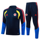 Nuevo Chándal oficial Colombia 26/27 – Chaqueta y pantalón azul marino –  Colombia, Selección Colombia, La Tricolor, 26/27, Chándal, Conjunto de entrenamiento, Azul, Ropa deportiva, Fútbol, Tienda Hincha Futbolero, Exclusivo
