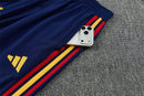 Tienda Hincha Futbolero, España 26/27, Chándal calentamiento España, España azul, RFEF, La Roja, Ropa oficial España, Comprar chándal España, Equipación calentamiento España, Sudadera España, Pantalón España, Tienda fútbol online, Fútbol internacional, Selección española.