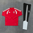 Chándal hombre selección española sudadera roja y pantalón negro entrenamiento temporada 2026 2027 calidad 1.1 oficial, España 2026, Chándal España rojo, Ropa entrenamiento España, Equipación España barata, Calidad 1.1 RFEF, Tienda Hincha Futbolero, Lamine Yamal 2026, Bloke Core España, Sudadera España 2026, Regalo fútbol mundial.