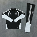 Chándal hombre selección española sudadera y pantalón negro y blanco entrenamiento temporada 2026 2027 calidad 1.1 oficial, España 2026, Chándal España negro, Ropa entrenamiento España, Equipación España barata, Calidad 1.1 RFEF, Tienda Hincha Futbolero, Lamine Yamal 2026, Bloke Core España, Sudadera España negra, Regalo fútbol mundial 2026.