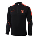 Nuevo Chándal oficial de entrenamiento Holanda 26/27 – Sudadera negra y pantalón naranja – Holanda, Países Bajos, Oranje, 26/27, Chándal, Entrenamiento, Sudadera, Negro, Naranja, Ropa deportiva, Fútbol, Tienda Hincha Futbolero, Exclusivo