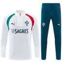 Tienda Hincha Futbolero, Portugal 26/27, Chándal entrenamiento Portugal, Portugal blanco y verde, Training tracksuit Portugal, Selección portuguesa, Ropa oficial Portugal, Comprar chándal Portugal, Equipación entrenamiento Portugal, Sudadera blanca Portugal, Tienda fútbol online, Fútbol internacional, A Seleção das Quinas.