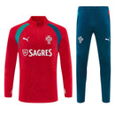 Tienda Hincha Futbolero, Portugal 26/27, Chándal entrenamiento Portugal, Portugal rojo y verde, Training tracksuit Portugal, Selección portuguesa, Ropa oficial Portugal, Comprar chándal Portugal, Equipación entrenamiento Portugal, Sudadera roja Portugal, Tienda fútbol online, Fútbol internacional, A Seleção das Quinas.