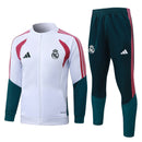 Nuevo Chándal oficial Real Madrid 26/27 – Chaqueta blanca y pantalón verde – Real Madrid, Madridista, 26/27, Chándal, Conjunto de entrenamiento, Blanco, Verde, Ropa deportiva, Fútbol, Tienda Hincha Futbolero, Exclusivo, Valdebebas
