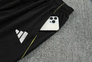 Chándal hombre Real Madrid temporada 2025 2026 chaqueta cortaviento blanca y pantalón negro calidad 1.1 premium oficial madridista. Real Madrid 2025, Cortaviento Real Madrid blanco, Chándal Madrid negro, Ropa Real Madrid barata, Entrenamiento Madrid 25/26, Calidad 1.1 Real Madrid, La Liga Gear, Tienda Hincha Futbolero, Real Madrid Windbreaker.