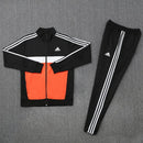 Chándal hombre Adidas entrenamiento chaqueta y pantalón largo negro con detalles naranja calidad 1.1 oficial, Adidas 2026, Chándal Adidas negro, Chaqueta Adidas naranja, Pantalón Adidas negro, Ropa deportiva barata, Calidad 1.1 Adidas, Moda deportiva 2026, Tienda Hincha Futbolero, Adidas Training, Bloke Core.