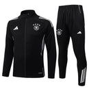 Alemania 2025, Chándal Alemania 25/26, Conjunto Alemania negro, Ropa Alemania oficial, Agasalho Alemania 2026, Chándal fútbol hombre, Calidad 1.1 Alemania, Nueva colección 2025, Regalo fútbol hombre, Tienda Hincha Futbolero.