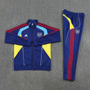 Arsenal 2025, Chándal Arsenal azul, Conjunto Arsenal hombre, Ropa Arsenal barata, Entrenamiento Arsenal 25/26, Calidad 1.1 Arsenal, Premier League Gear, Tienda Hincha Futbolero, Gunners Blue Kit.