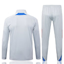Bayern Munich 2025, Chándal Bayern 25/26, Conjunto Bayern gris, Ropa Bayern Munich oficial, Agasalho Bayern 2026, Chándal fútbol hombre, Calidad 1.1 Bayern, Nueva colección 2025, Regalo fútbol hombre, Tienda Hincha Futbolero.