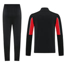 Chándal oficial del AC Milan temporada 2025 2026 conjunto chaqueta y pantalón negro para hombre de Tienda Hincha Futbolero, Chándal AC Milan, AC Milan 2025/26, Ropa entrenamiento AC Milan, Conjunto Milan hombre, Comprar chándal AC Milan oficial, Milan negro, Calidad premium Rossoneri, Serie A chándal, AC Milan 2026.