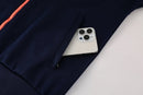 Chándal hombre FC Barcelona temporada 2025 2026 chaqueta y pantalón largo color azul marino con detalles naranja calidad 1.1 Barcelona 2025, Chándal Barça barato, Conjunto Barça 25/26, Ropa entrenamiento Barcelona, Chándal azul marino naranja, Calidad 1.1 Barça, Moda culé 2026, Tienda Hincha Futbolero, Mès que un club, Bloke Core Barça.