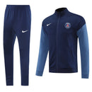 Chandál largo entrenamiento PSG temporada 2025 2026 color azul marino chaqueta y pantalón escudo bordado calidad 1.1 oficial, PSG 2025, Chándal PSG azul marino, Entrenamiento PSG 2026, Chaqueta PSG, Pantalón PSG, Ropa PSG barata, Calidad 1.1 PSG, Paris Saint-Germain, Tienda Hincha Futbolero, PSG Tracksuit 25/26.