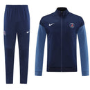 Chandál largo entrenamiento PSG temporada 2025 2026 color azul marino chaqueta y pantalón escudo bordado calidad 1.1 oficial, PSG 2025, Chándal PSG azul marino, Entrenamiento PSG 2026, Chaqueta PSG, Pantalón PSG, Ropa PSG barata, Calidad 1.1 PSG, Paris Saint-Germain, Tienda Hincha Futbolero, PSG Tracksuit 25/26.