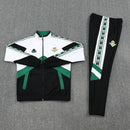 Conjunto largo entrenamiento Real Betis temporada 2025 2026 color negro detalles blanco y verde chaqueta y pantalón calidad 1.1 oficial, Real Betis 2025, Chándal Real Betis negro, Entrenamiento Betis 2026, Chaqueta Betis, Pantalón Betis, Ropa Betis barata, Calidad 1.1 Betis, Verdiblanco, Tienda Hincha Futbolero, Real Betis Tracksuit 25/26.