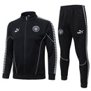 Manchester City 2025, Chándal City 25/26, Conjunto Man City negro, Ropa Manchester City oficial, Agasalho City 2026, Chándal fútbol hombre, Calidad 1.1 City, Nueva colección 2025, Regalo fútbol hombre, Tienda Hincha Futbolero.